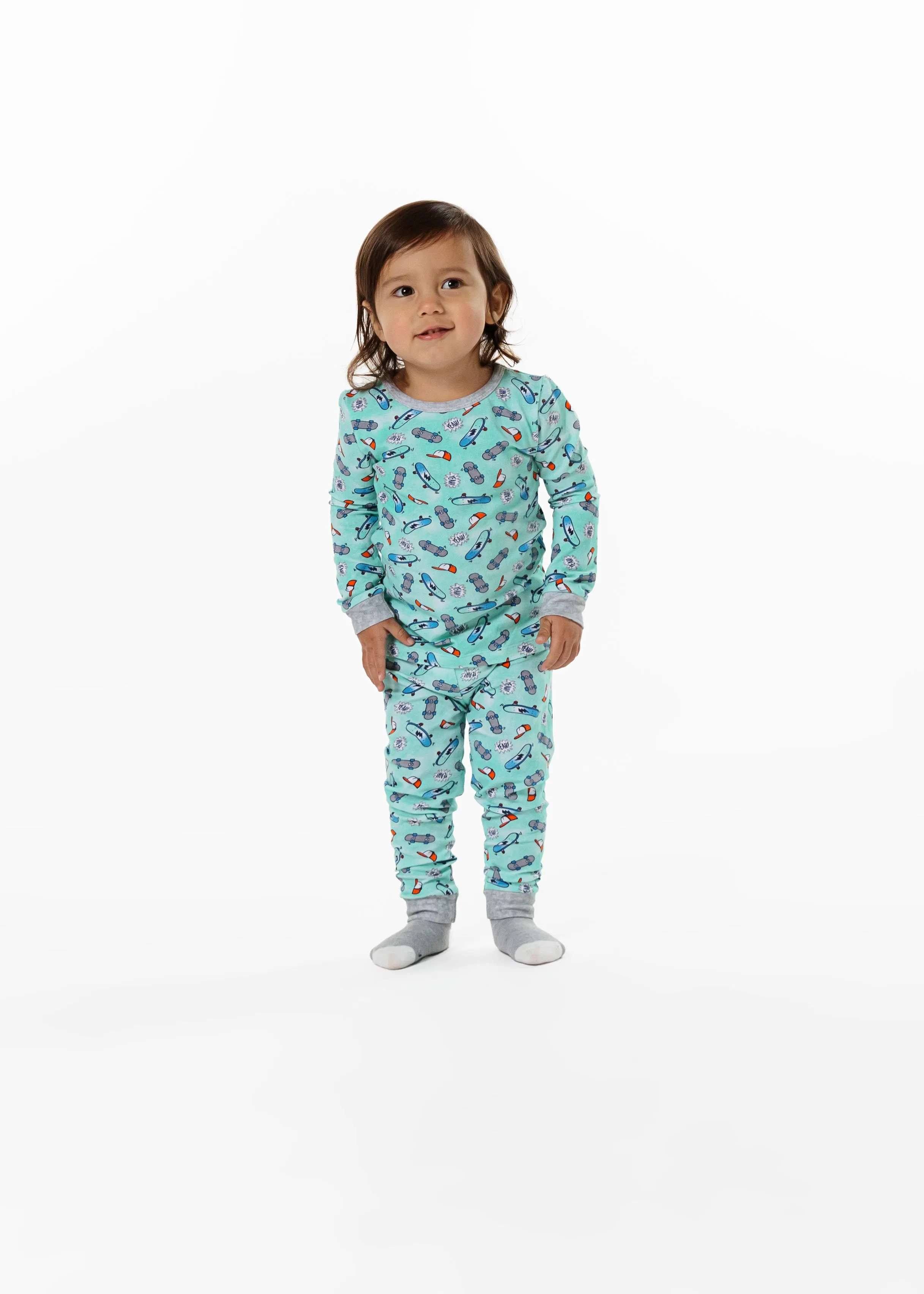 Infant/Toddler Boys Skate On Snug Fit 2-Piece Pajama Sleep Set With Matching Socks