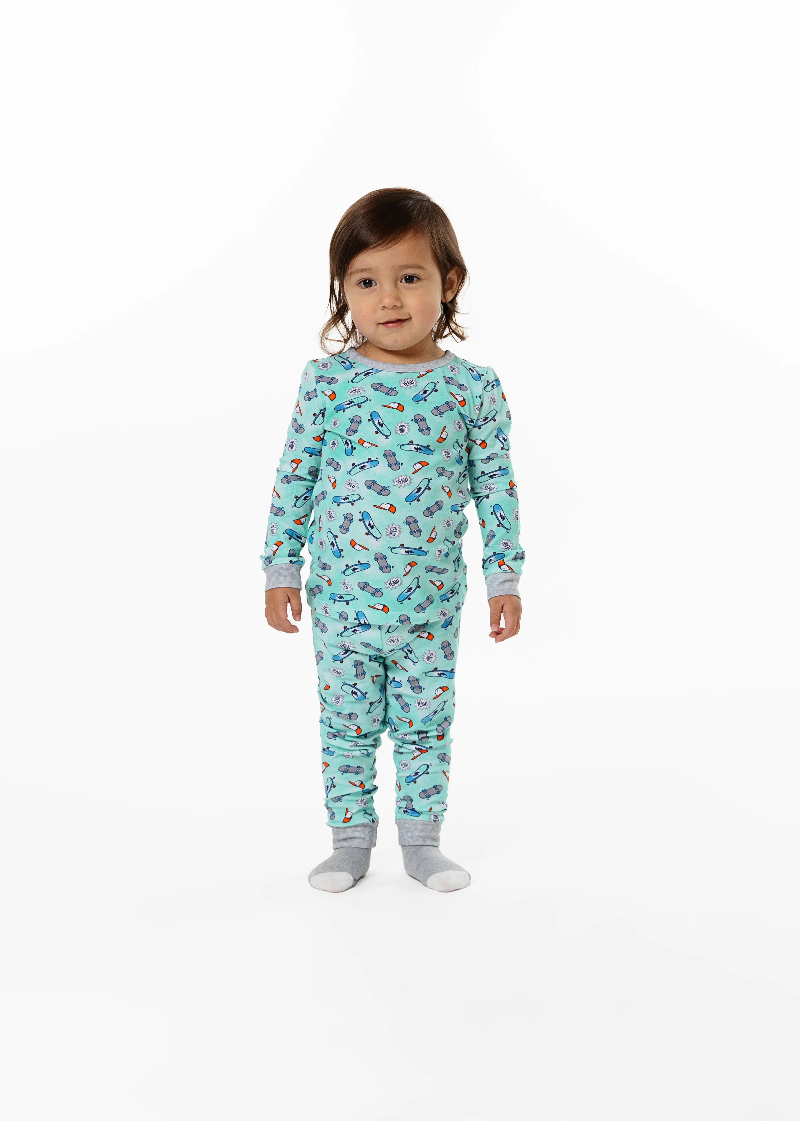 Infant/Toddler Boys Skate On Snug Fit 2-Piece Pajama Sleep Set With Matching Socks